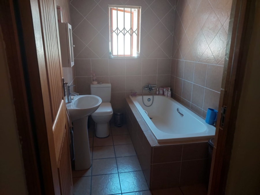 3 Bedroom Property for Sale in Waterval East North West